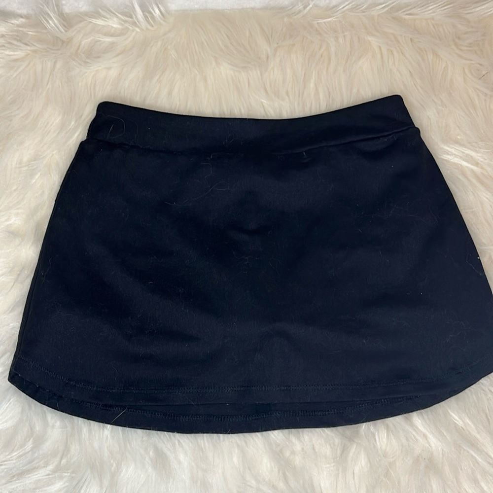 🍁 3 for $18 🏷️sale! DSG Youth Athletic skirt sz 6/7. Color black.